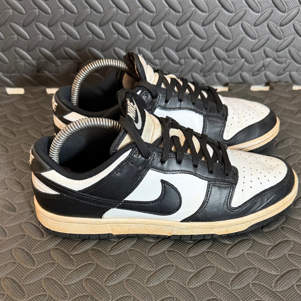 Nike Panda 🐼 Dunk Low Women’s Sneakers Size 7